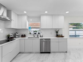 820 Selkirk Street, West Palm Beach FL 33405
