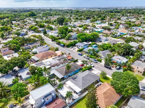 820 Selkirk Street, West Palm Beach FL 33405