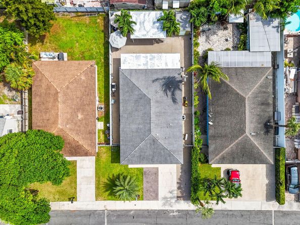 820 Selkirk Street, West Palm Beach FL 33405
