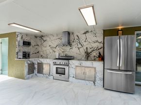 820 Selkirk Street, West Palm Beach FL 33405