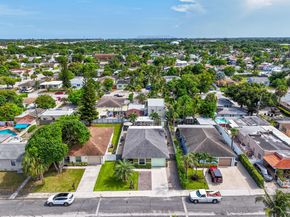 820 Selkirk Street, West Palm Beach FL 33405