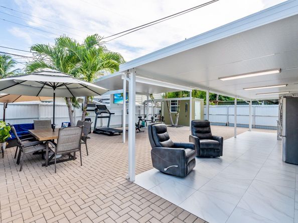 820 Selkirk Street, West Palm Beach FL 33405
