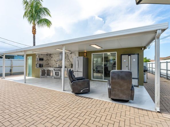 820 Selkirk Street, West Palm Beach FL 33405
