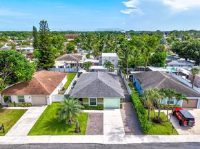 820 Selkirk Street, West Palm Beach FL 33405