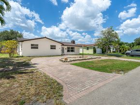 5300 Garfield St, Hollywood FL 33021