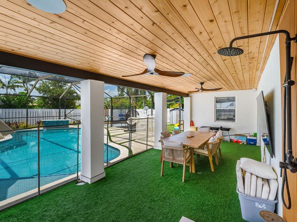 5300 Garfield St, Hollywood FL 33021