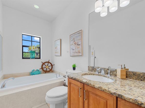2924 Hidden Harbour Ct, Fort Lauderdale FL 33312
