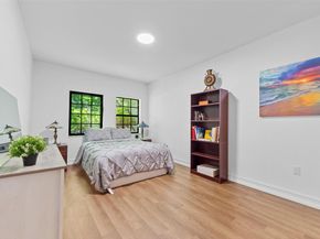 2924 Hidden Harbour Ct, Fort Lauderdale FL 33312