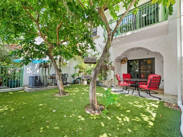 2924 Hidden Harbour Ct, Fort Lauderdale FL 33312