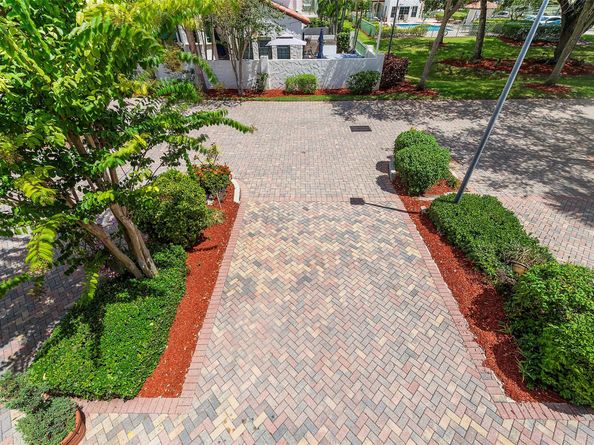 2924 Hidden Harbour Ct, Fort Lauderdale FL 33312