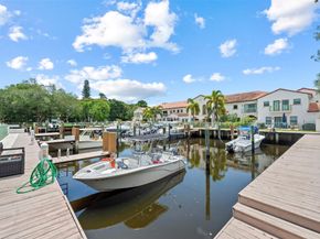 2924 Hidden Harbour Ct, Fort Lauderdale FL 33312