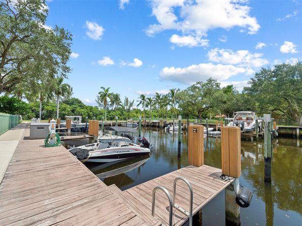 2924 Hidden Harbour Ct, Fort Lauderdale FL 33312