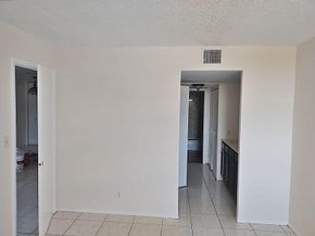 2017 NW 46th Ave 409A, Lauderhill FL 33313