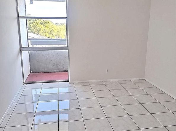 2017 NW 46th Ave 409A, Lauderhill FL 33313