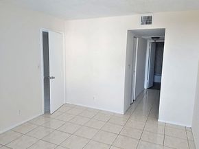 2017 NW 46th Ave 409A, Lauderhill FL 33313