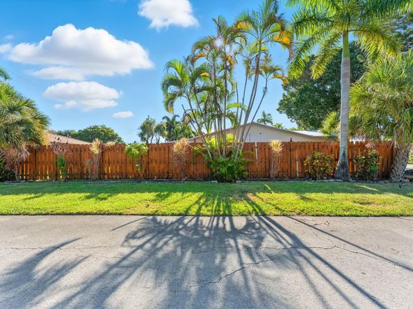 1531 NE 59th Pl, Fort Lauderdale FL 33334