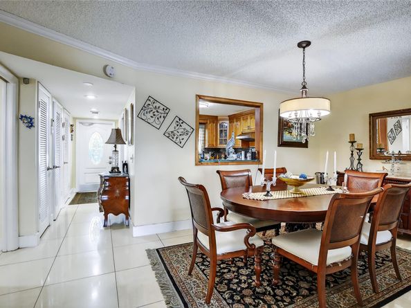 211 S Hollybrook Dr 107, Pembroke Pines FL 33025