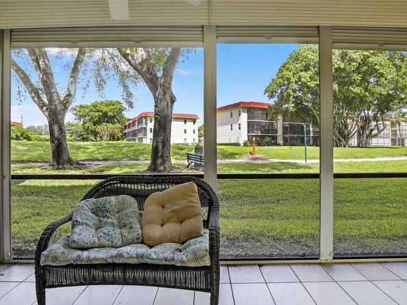 211 S Hollybrook Dr 107, Pembroke Pines FL 33025