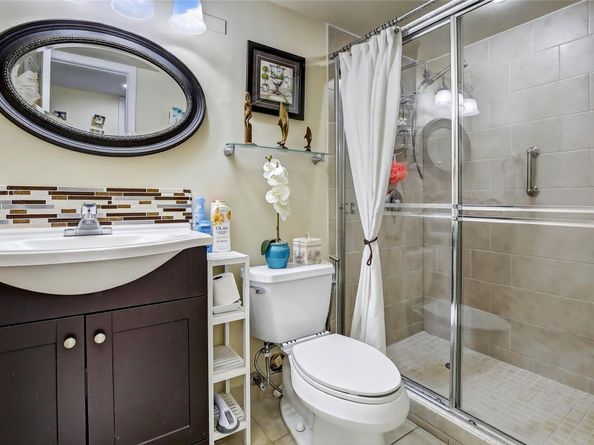 211 S Hollybrook Dr 107, Pembroke Pines FL 33025