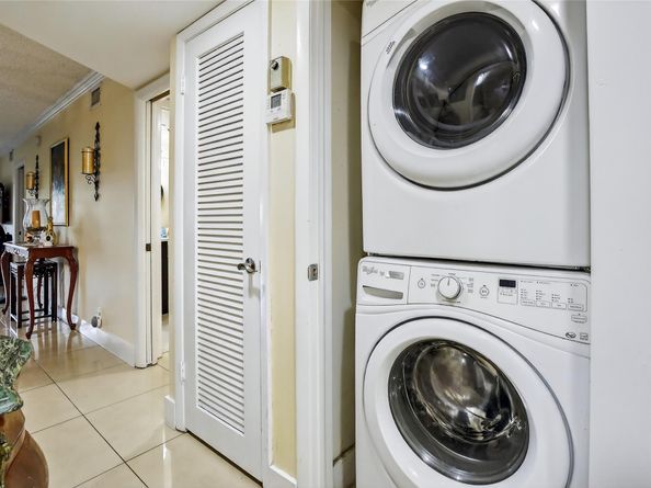211 S Hollybrook Dr 107, Pembroke Pines FL 33025