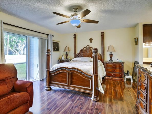 211 S Hollybrook Dr 107, Pembroke Pines FL 33025