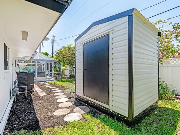 1081 Bimini Lane, Singer Island FL 33404