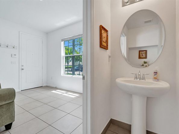 637 SW 3rd AVE, Pompano Beach FL 33060