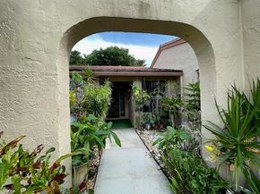5975 Forest Grove 3 Drive 3, Boynton Beach FL 33437