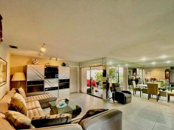 5975 Forest Grove 3 Drive 3, Boynton Beach FL 33437
