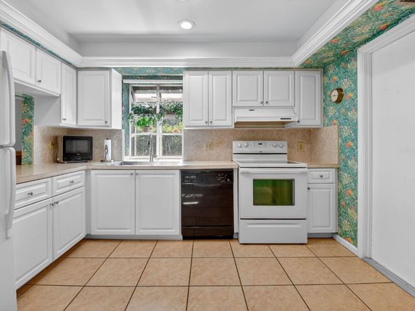 10 Ridge Point Drive D, Boynton Beach FL 33435