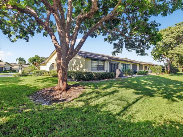 10 Ridge Point Drive D, Boynton Beach FL 33435