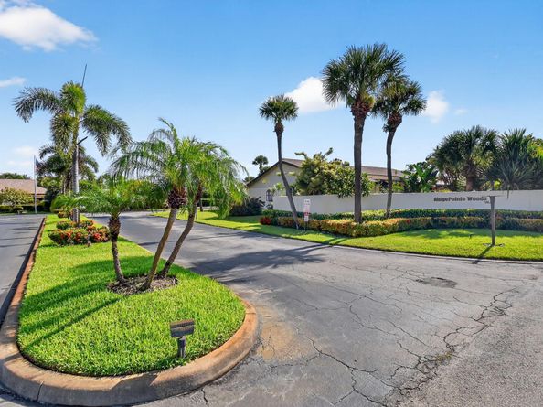 10 Ridge Point Drive D, Boynton Beach FL 33435