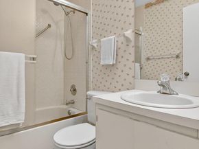 10 Ridge Point Drive D, Boynton Beach FL 33435