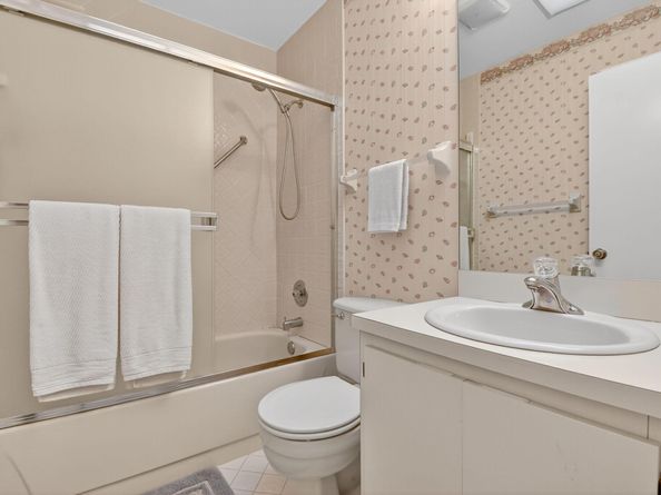 10 Ridge Point Drive D, Boynton Beach FL 33435