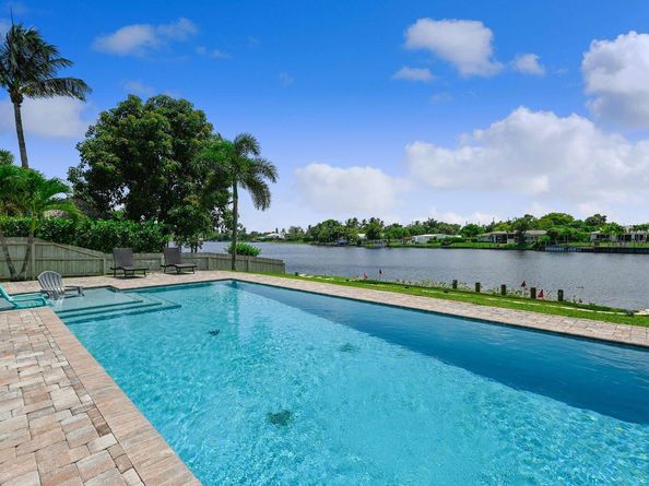 7003 Pine Tree Lane, Lake Clarke Shores FL 33406