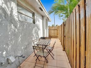1345 N Andrews Ave #1-2, Fort Lauderdale FL 33311