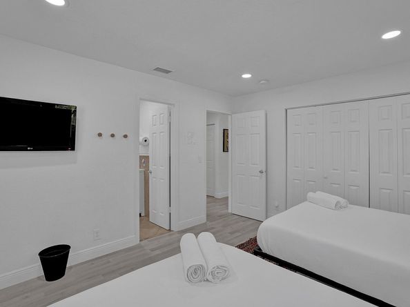 1345 N Andrews Ave #1-2, Fort Lauderdale FL 33311