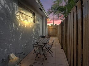 1345 N Andrews Ave #1-2, Fort Lauderdale FL 33311