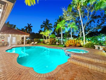 13841 Alexandria Ct