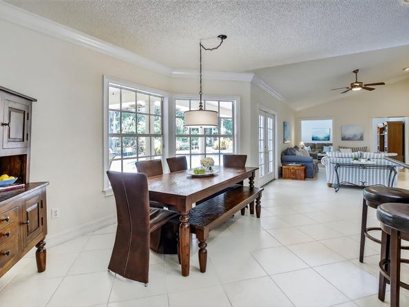 13841 Alexandria Ct, Davie FL 33325