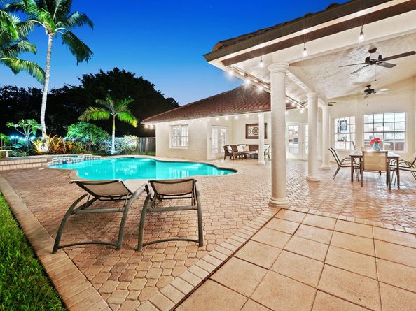 13841 Alexandria Ct, Davie FL 33325