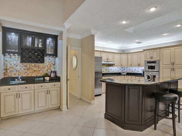 13841 Alexandria Ct, Davie FL 33325