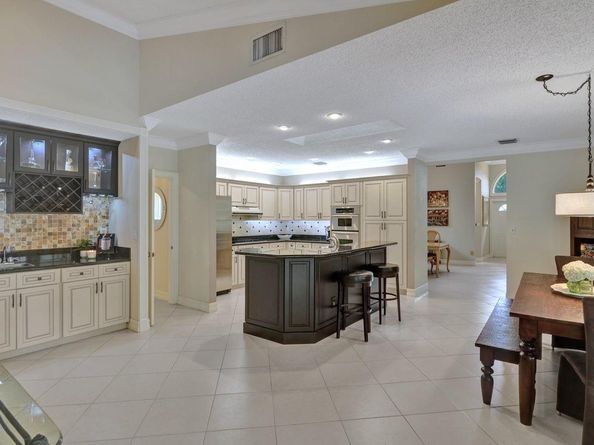 13841 Alexandria Ct, Davie FL 33325