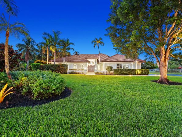13841 Alexandria Ct, Davie FL 33325