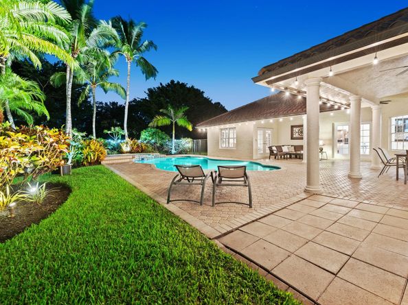 13841 Alexandria Ct, Davie FL 33325