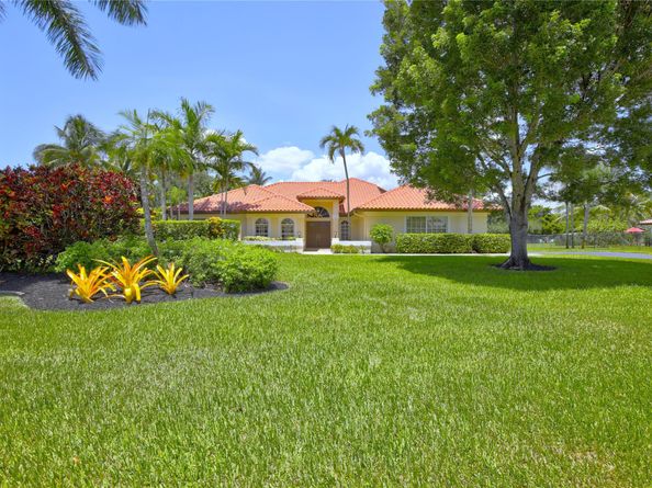 13841 Alexandria Ct, Davie FL 33325
