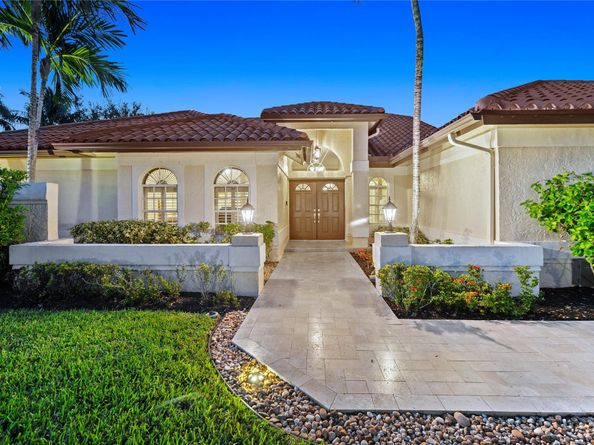 13841 Alexandria Ct, Davie FL 33325