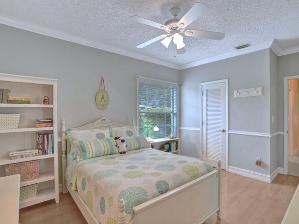 13841 Alexandria Ct, Davie FL 33325