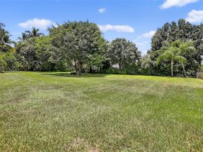 13841 Alexandria Ct, Davie FL 33325