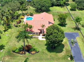 13841 Alexandria Ct, Davie FL 33325